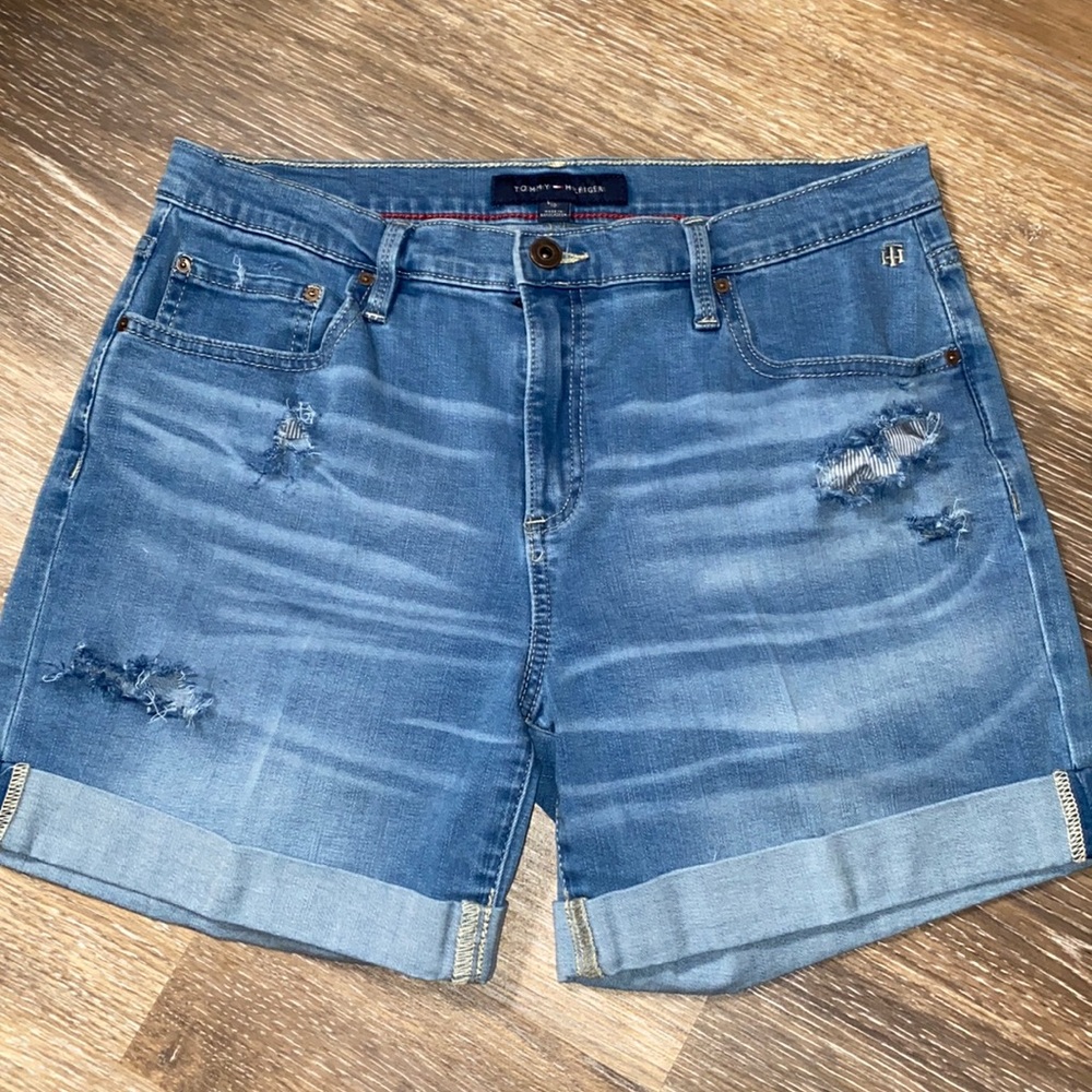 Tommy Hilfer denim distressed jeans shorts size 10